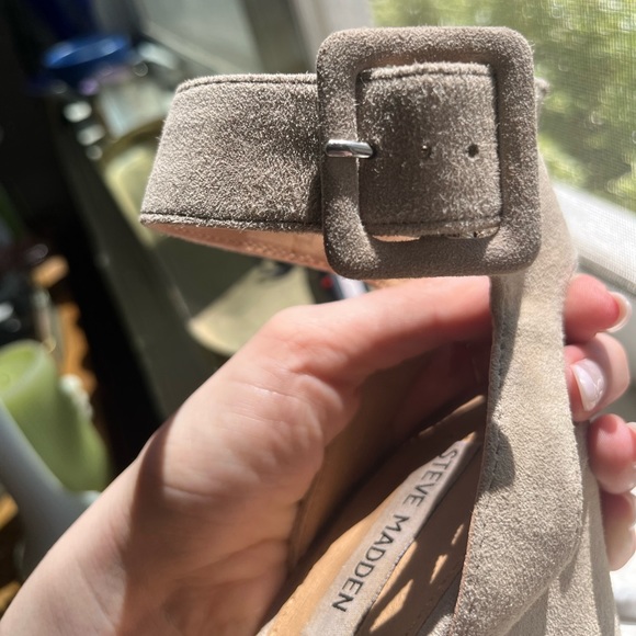 STEVE MADDEN PLATFORM HEELS - Picture 9 of 11